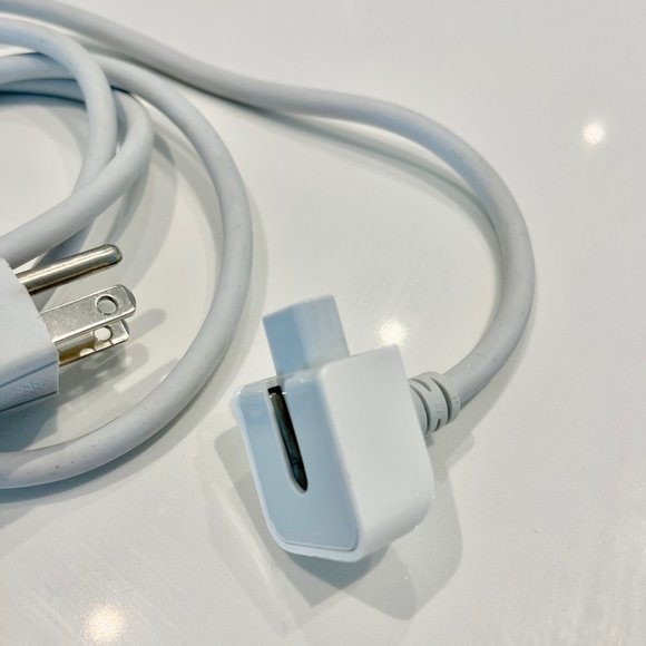 Apple Power Adapter Extension Cable (for MacBook Pro, MacBook, MacBook Air)-New - Picture 2 of 4